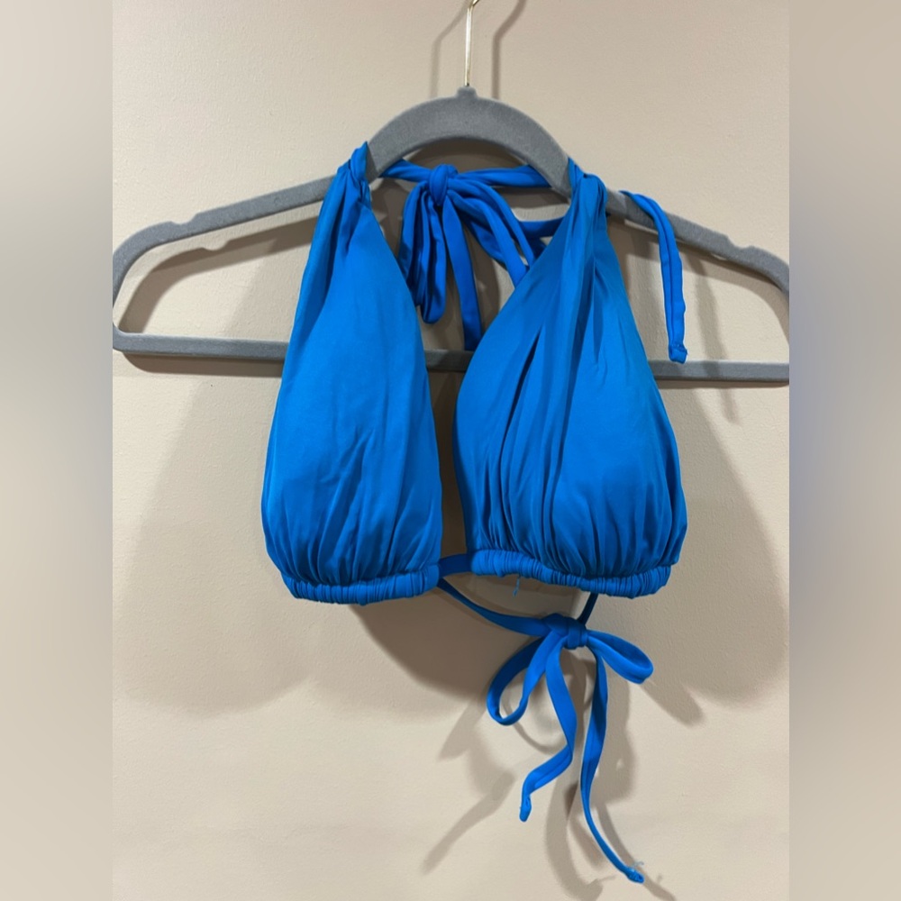 La Blanca padded adjustable triangle bikini top. Pool blue. Size 14.